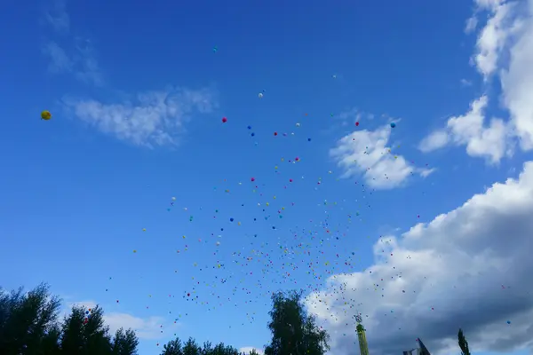 Des ballons dans le ciel — Photo