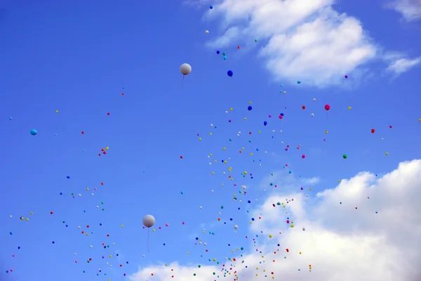 Des ballons dans le ciel — Photo