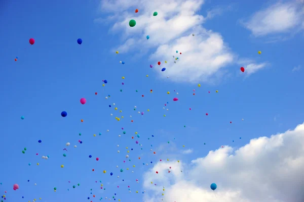 Des ballons dans le ciel — Photo