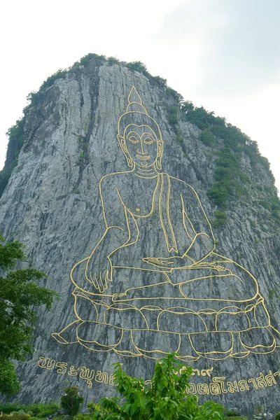 Rock on altın Buddha