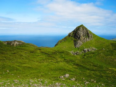 Isle of Skye yeşil tepeler