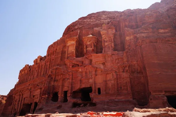 Impressive Facades Carved Massive Cliff Face Ancient City — Stock Photo, Image