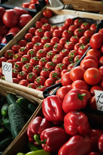 Zöldségfélék a piacon — Stock Fotó