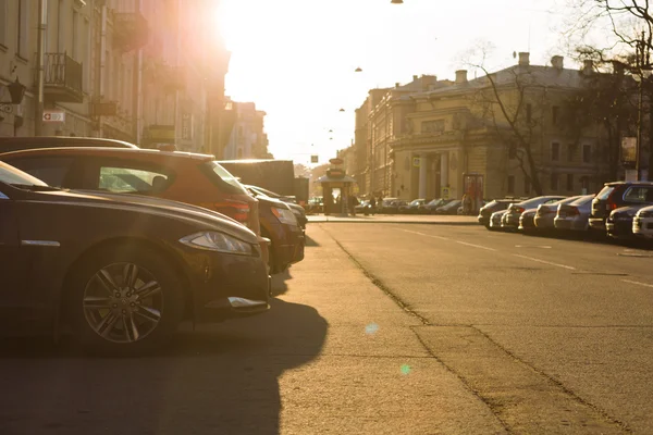 Автомобіль паркування в місті центру Санкт-Петербург — стокове фото