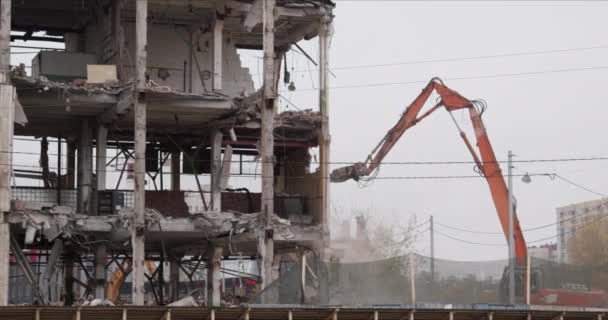 Demolición edificio viejo, para el desarrollo futuro. — Vídeos de Stock