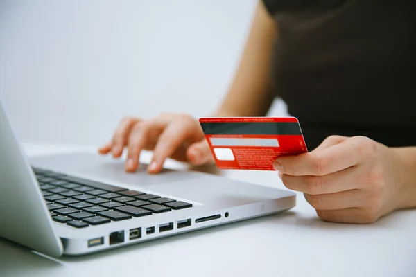 Оплата кредитной картой онлайн — стоковое фото
