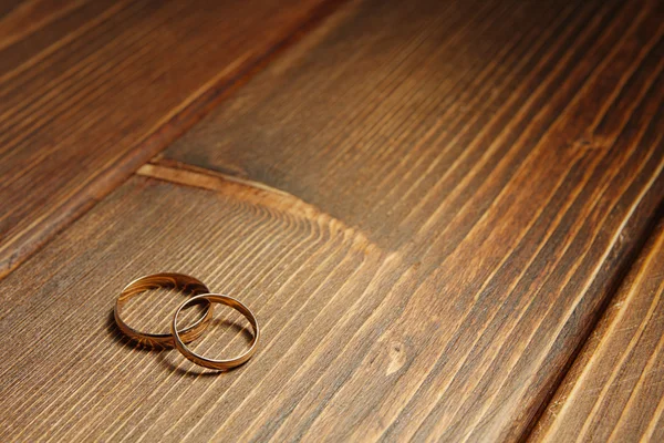 Golden wedding rings — Stock Photo, Image