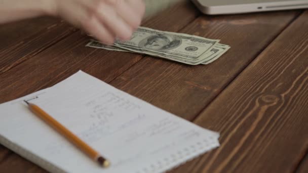 Woman counting money — Stock Video