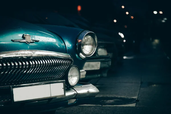 Фара старого автомобиля — стоковое фото