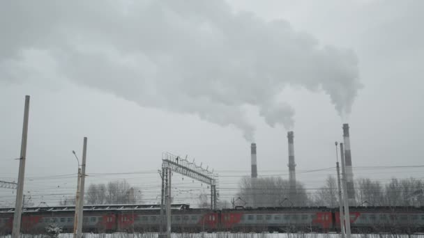 Industriële schoorsteen rook achtergrond — Stockvideo