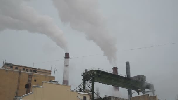 Industriella skorstensröken bakgrund — Stockvideo