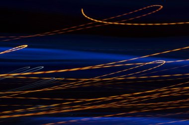 Parlak sis - altın telli mavi gizemli parıltı.