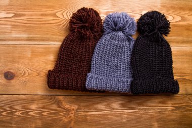 ponpon ile kış şapka