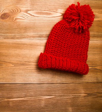 ponpon ile kış şapka