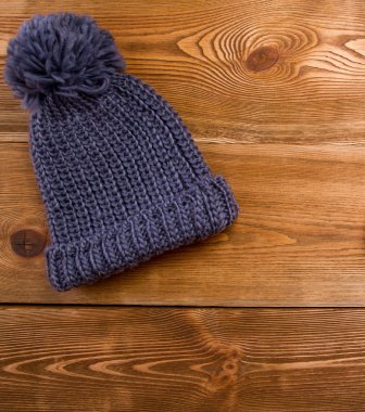 ponpon ile kış şapka