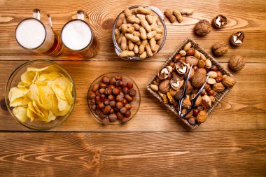 fındık, çerez, cips karışımı
