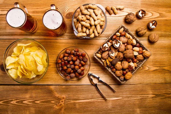 Miscela di noci, snack, patatine fritte Foto Stock