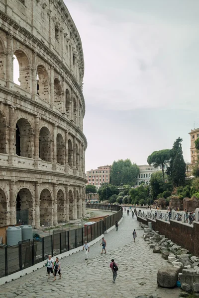 Zijaanzicht van het Colosseum — Stockfoto