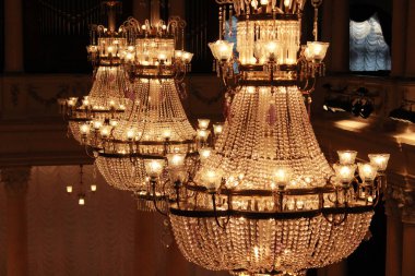 Antik avize, iç mekan, ışık