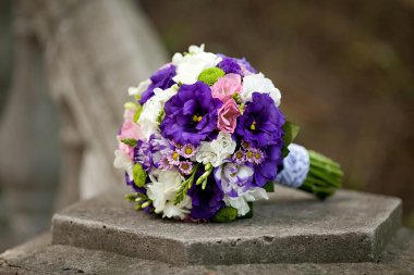 Düğün buketini kapat.