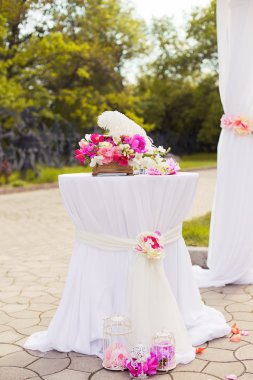 Güzel düğün kurmak tablo ve çiçek kompozisyon 