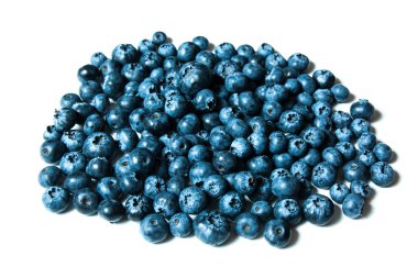 Taze büyük bilberries veya beyaz arka plan üzerinde izole yaban mersini