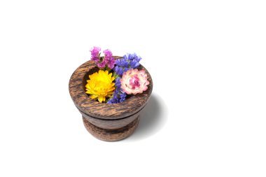 Sarı ve mavi çiçekli ahşap pounder