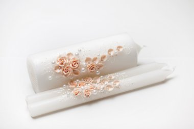 Düğün şamdan düğün töreni önce çiçek dekorasyonu ile