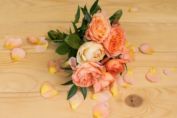 Bouquet de mariage pêche de roses david austin — Photo