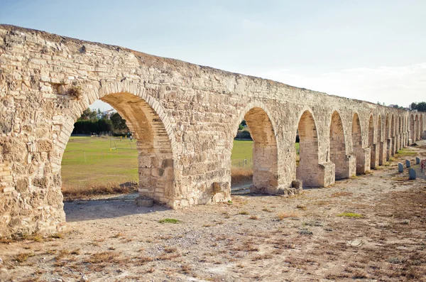 Antika akvedukten i Larnaca, Cypern — Stockfoto