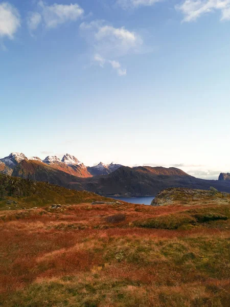 Montanhas Lago Lofoten — Fotografia de Stock