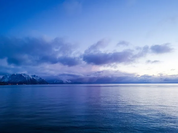 Восход Солнца Морю Горам Лодки Лицензионные Стоковые Фото