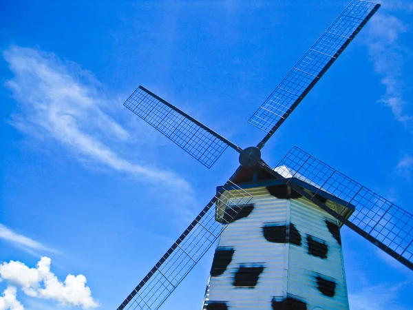 İneklerin stiliyle yel değirmeni