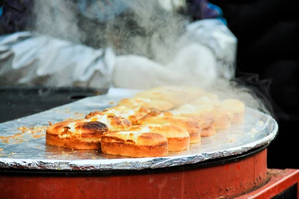 Kore yılan - yumurta kadar güneşli tarafı ile bir pasta