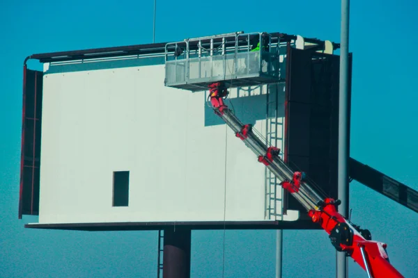 Büyük ölçekli açık hava reklam