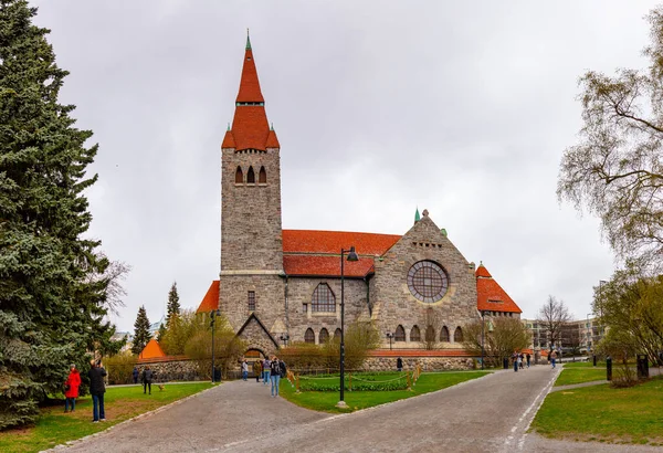 Middeleeuwse Tampere kathedraal in Finland Fins Tampereen tuomiokirkko, Zweeds Tammerfors domkyrka is een kerk St. John. Beroemd monument werd gebouwd tussen 1902 en 1907 in de nationale romantiek Stijl — Stockfoto