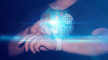 Küresel lojistik ağ dağıtım ve ulaşım, Akıllı lojistik, büyük depo merkezi arka planında ulaşımın gelecekteki buluşları için iş adamı nokta arayüzü paneli