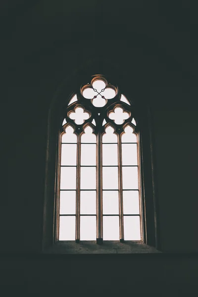 Old gothic o window — Stock Photo, Image