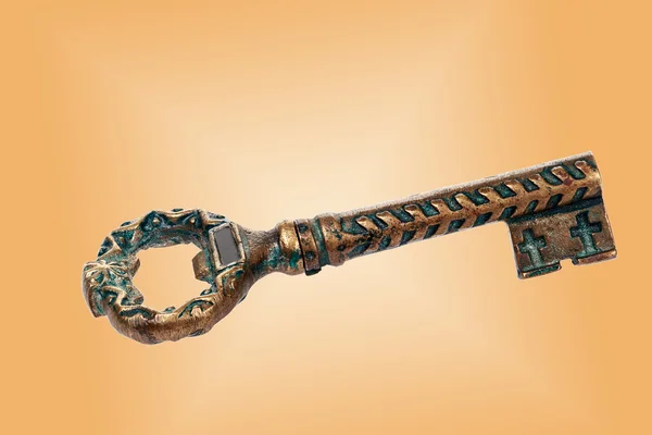 Eski dekoratif anahtar örtülü bakır patina