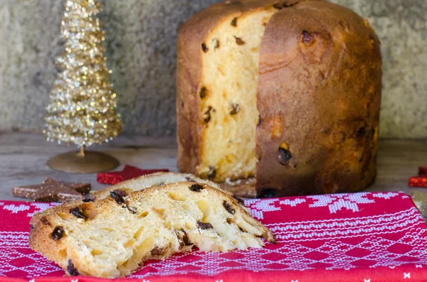 taze pişmiş panettone.