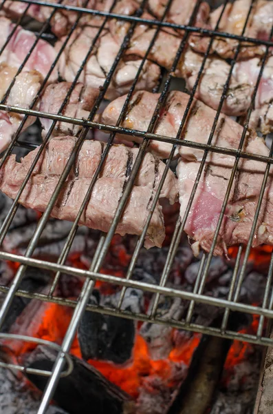 Carne di maiale arrosto alla griglia . — Foto Stock