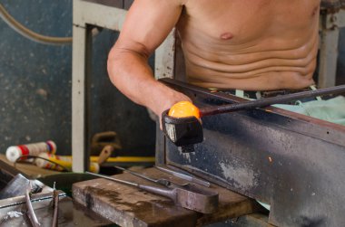 cam sanatçı onun atölye.