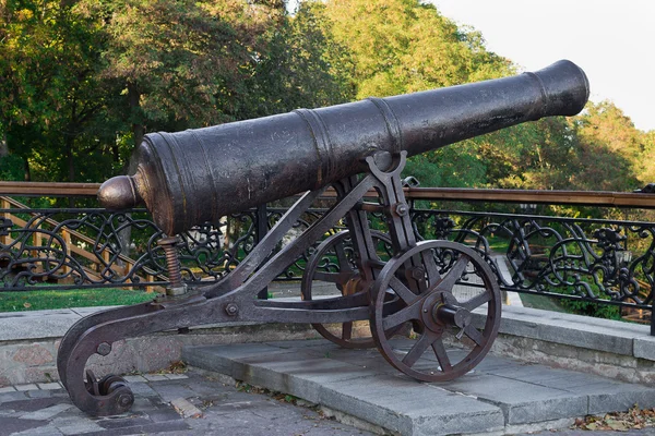 Old cast-iron cannon — Stock Photo, Image