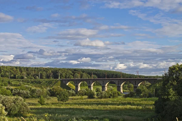 Paisagem com a ponte — Fotografia de Stock