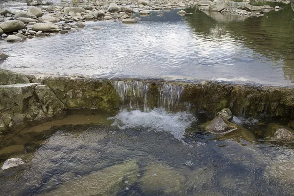 Dağ nehri — Stok fotoğraf