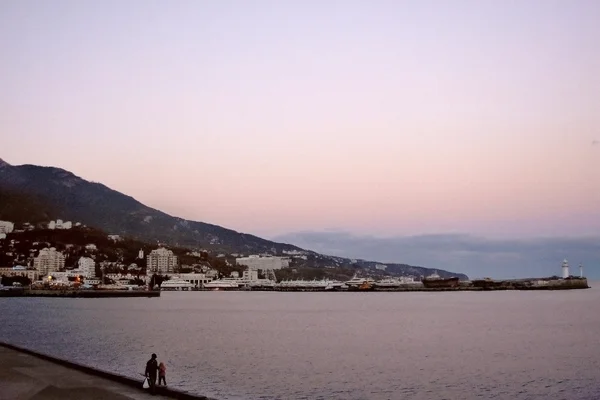 Sonnenuntergang in Jalta — Stockfoto