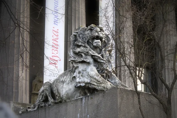 Statue of a  lion — Stock Photo, Image