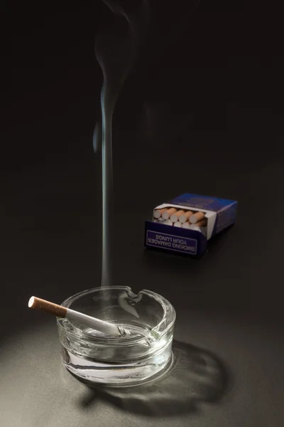 Lid Cigarette in Ashtray — Stock Photo, Image