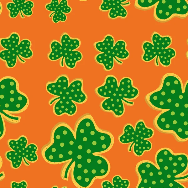 St. Patricks Day Cookies nahtloses Muster. Shamrock St. Patricks Day Zuckerkekse. Vektor-Illustration auf orangefarbenem Hintergrund — Stockvektor