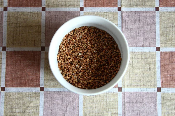 Çiğ karabuğdaylı tabak.